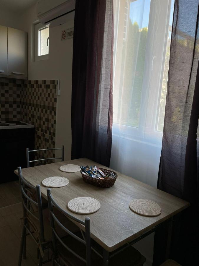 Zemun Polje Apartmani Marija Zemun מראה חיצוני תמונה