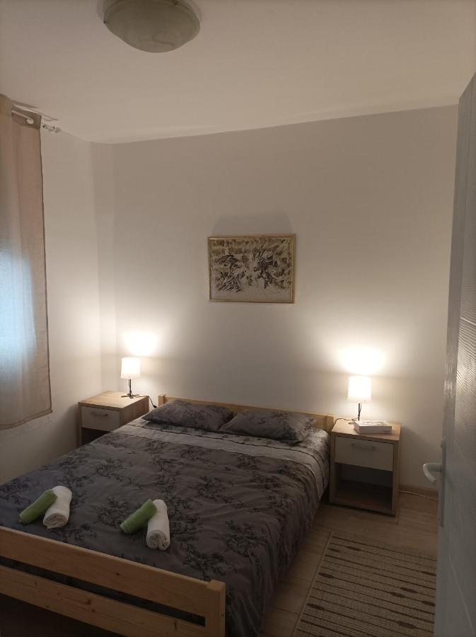 Zemun Polje Apartmani Marija Zemun מראה חיצוני תמונה